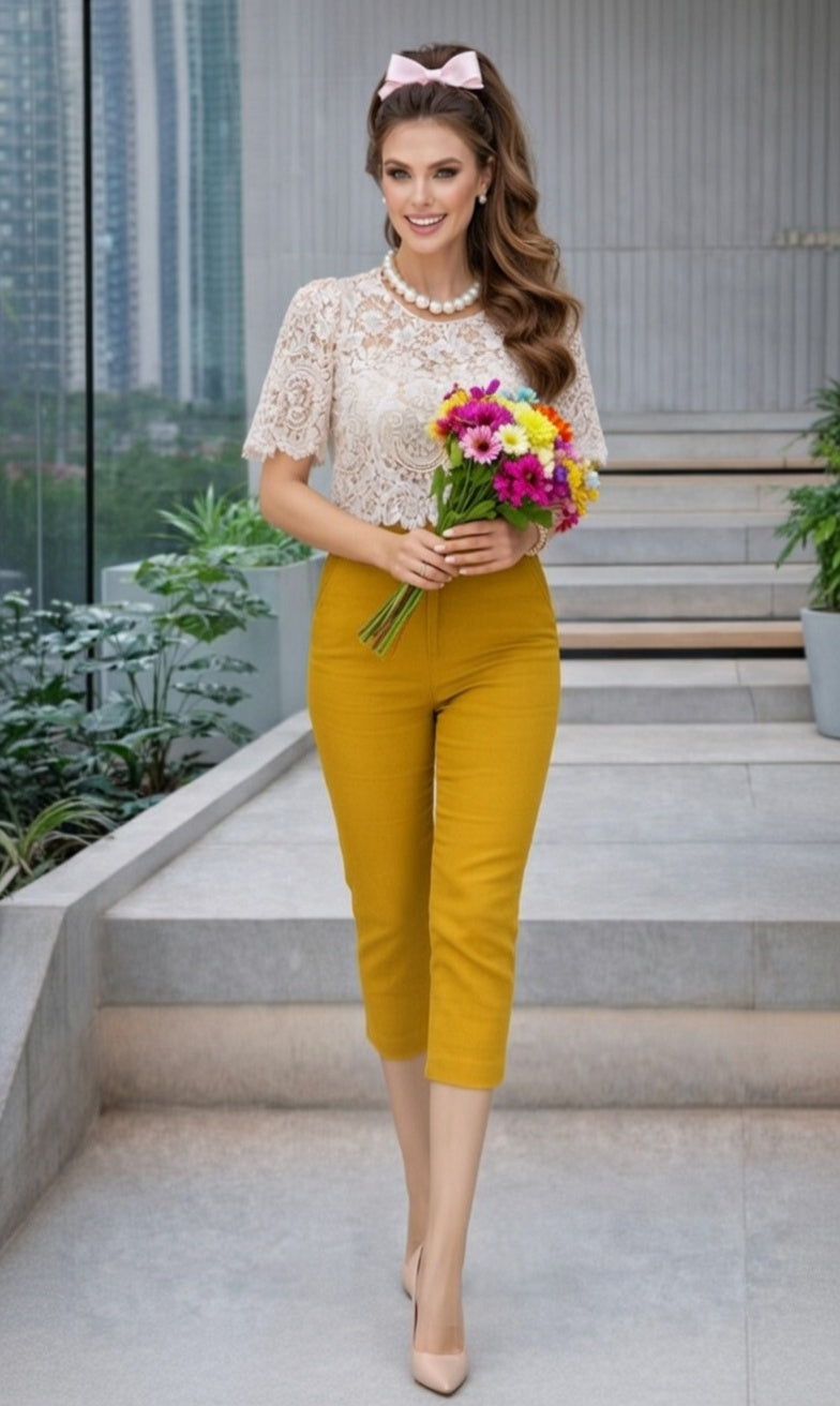 Capris Ultra Stretch Skinny Pants in Mustard