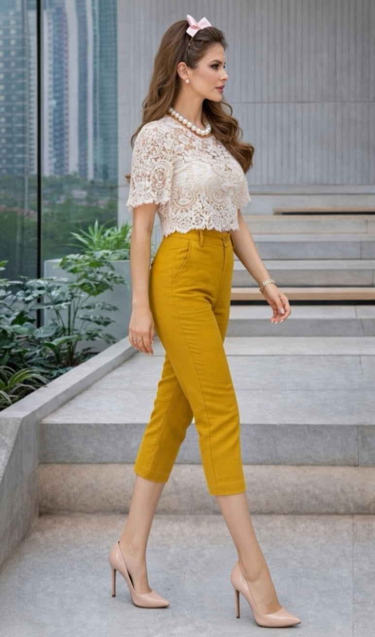 Capris Ultra Stretch Skinny Pants in Mustard