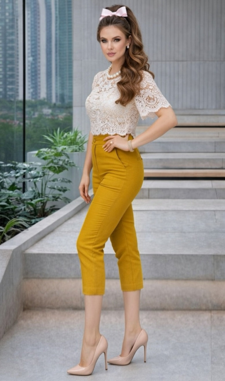 Capris Ultra Stretch Skinny Pants in Mustard